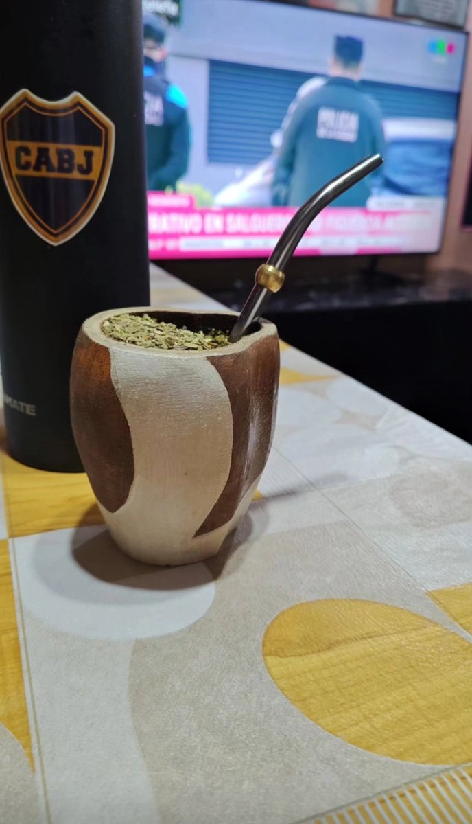 fernanda_kly's tweet photo. Feliz Martes🔋
#BuenosDías #BomDia https://t.co/Gqj2daTmCl