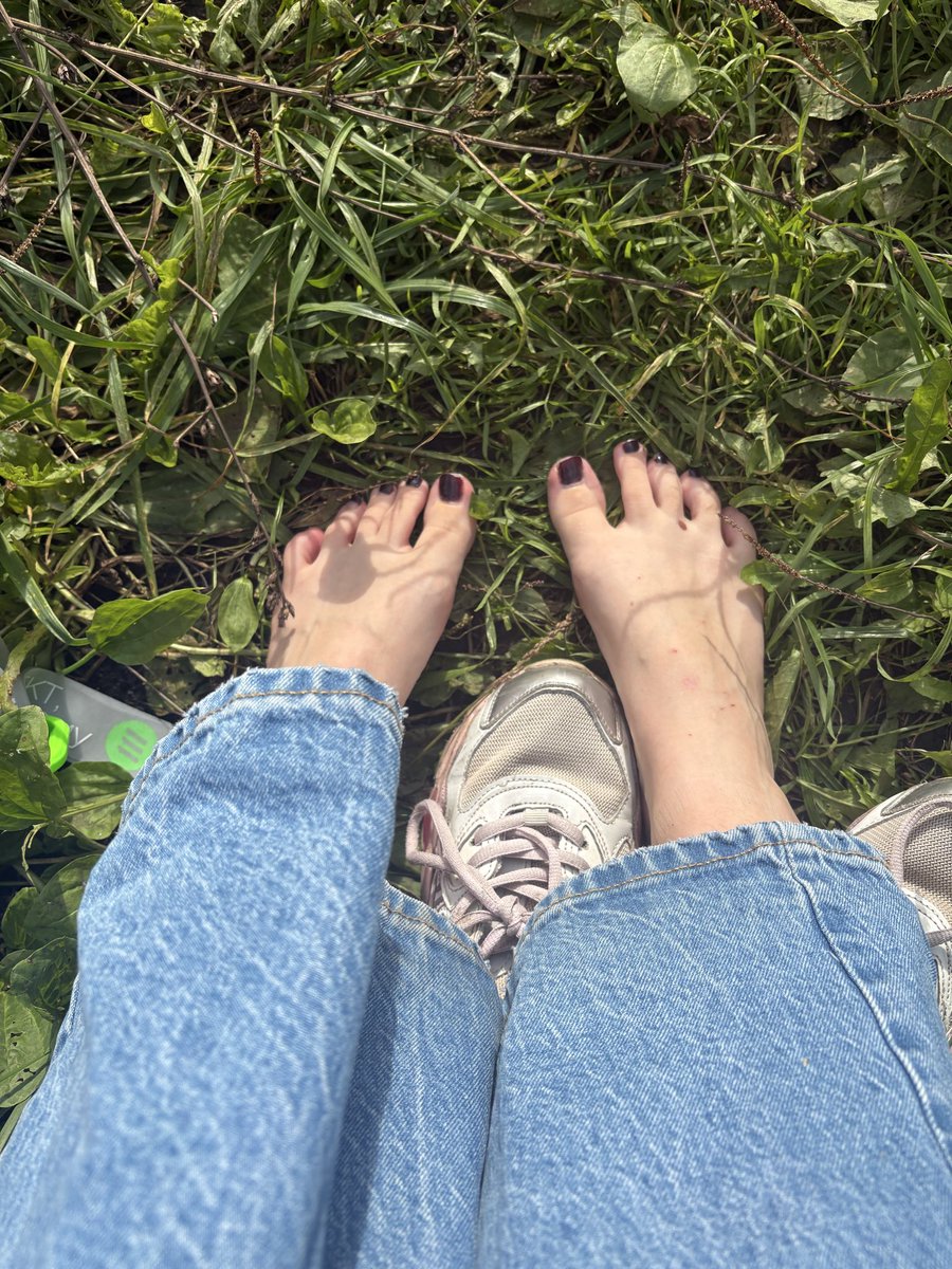 Catksg's tweet photo. #Feet #PrettyFeets #FeetLovers #FootArt https://t.co/tHDuzKQOVG