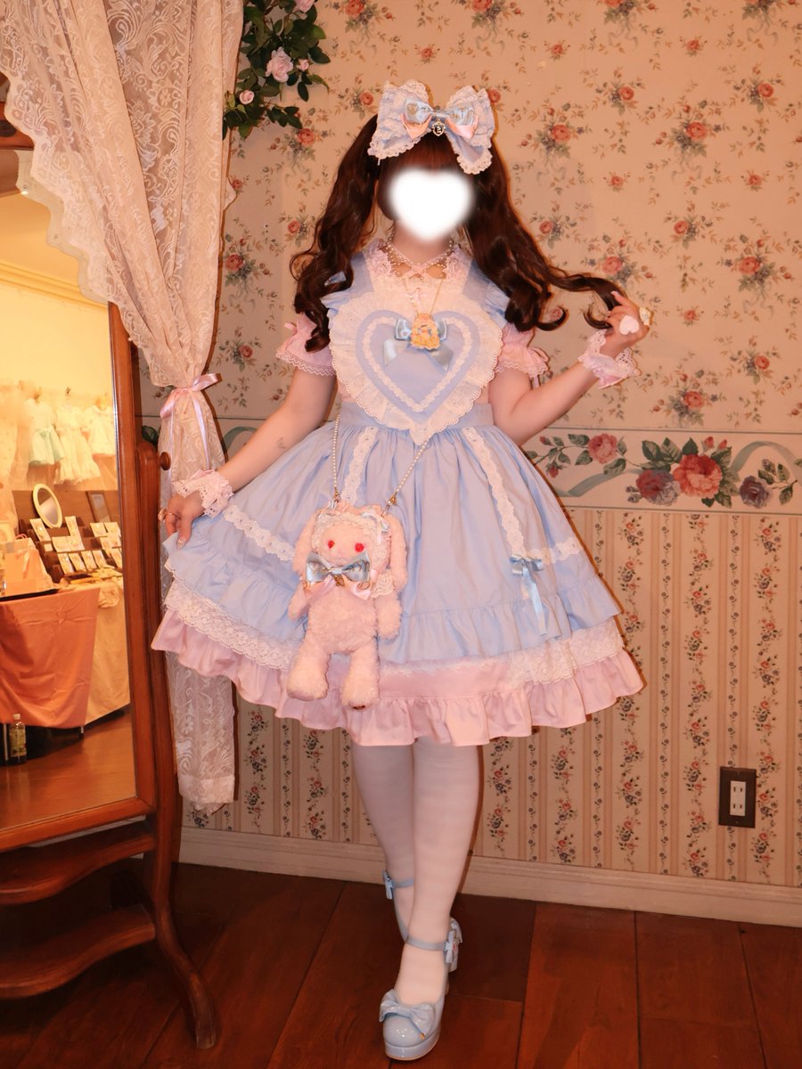 mofu2_nyanco's tweet photo. レースフリルのピンクにサックスのハートエプロンを合わせてポップな懐古���リィタコーデ^_  ̫_^🩵🩷 https://t.co/9jkKcolHEM