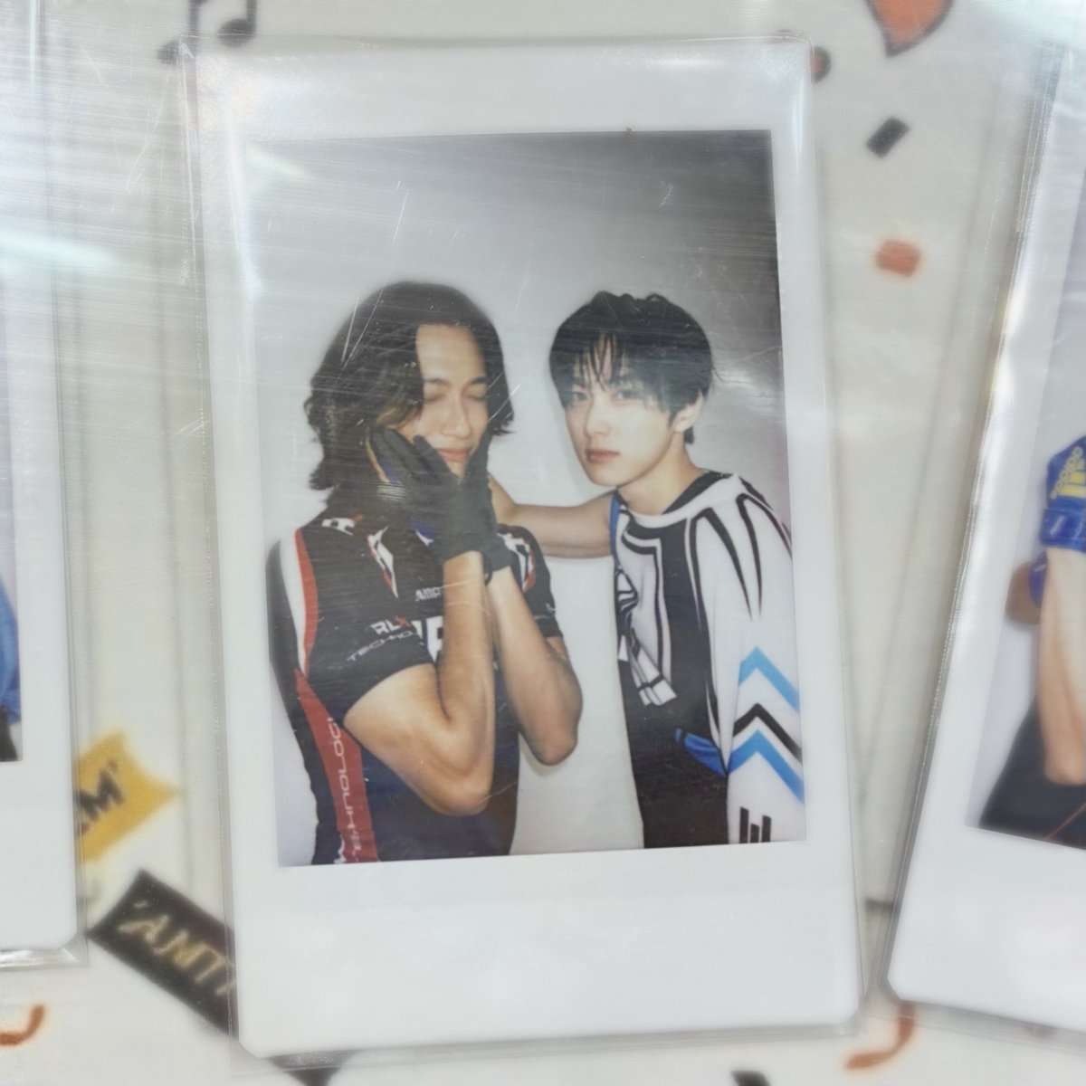 _tkm6l4's tweet photo. ANTHEM ザキザキチェキ🧡💙📸 https://t.co/HE0QzfqWp8