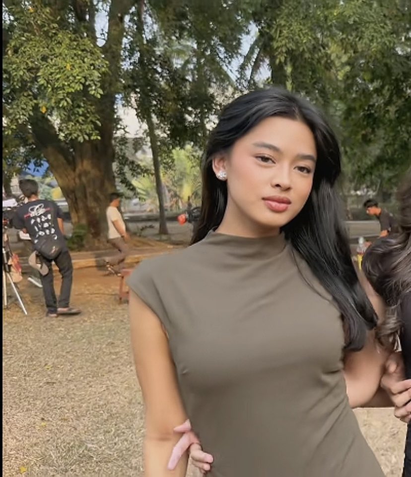 millupc's tweet photo. suka deh kalo orang cantik tau dia cantik ❤️‍🔥❤️‍🔥 https://t.co/ZsMr7WuhAT
