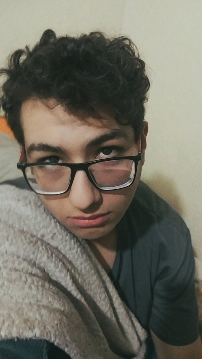 DaveyRedym's tweet photo. المخصي يبي انشره و بيعرضلي اخته فالخاص @classic_AS2 https://t.co/MejLxW4NmU