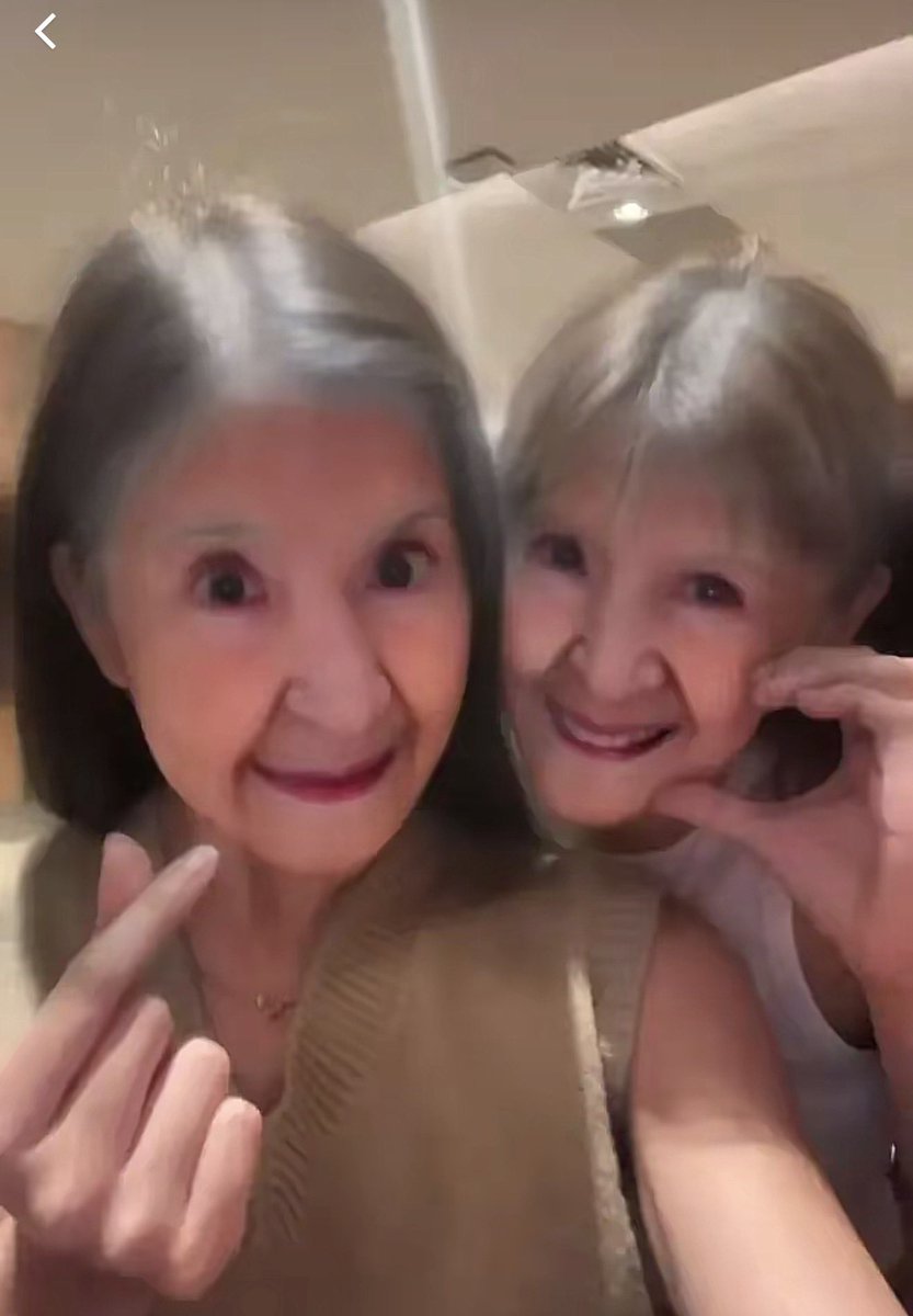 loiceyloops's tweet photo. malaiah grow old with you, what? https://t.co/3mpielgEEQ