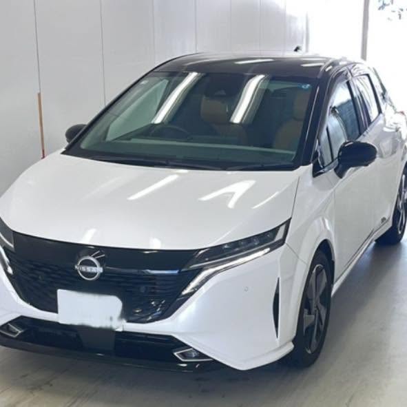 emmarober53379's tweet photo. Nissan Aura G FOUR e-POWER 2023, grade 3. 5, 29, 000 km, 2WD, 1200cc hybrid. White two-tone, navigation, LED, ABS, airbags, adaptive cruise, lane assist, blind-spot warning. Estimated price: PKR 4, 975, 000. 50% advance for booking. https://t.co/n0rw84LtqJ