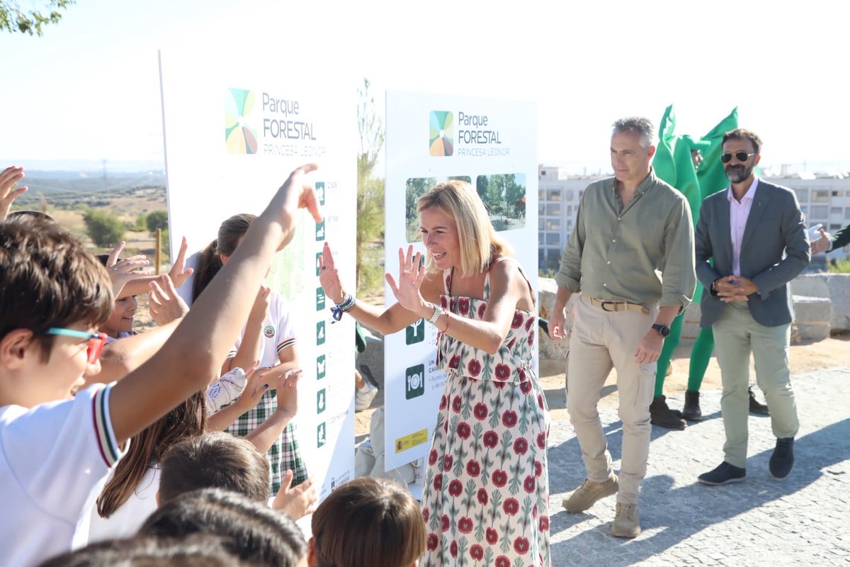 RocioGAlcantara's tweet photo. 🌱 INAUGURACIÓN PARQUE FORESTAL PRINCESA LEONOR 

🌳 Hoy Alcobendas inaugura junto al consejero de la @ComunidadMadrid , @CarlosNovilloPi , un nuevo pulmón verde. https://t.co/wr5ORE6Rgs