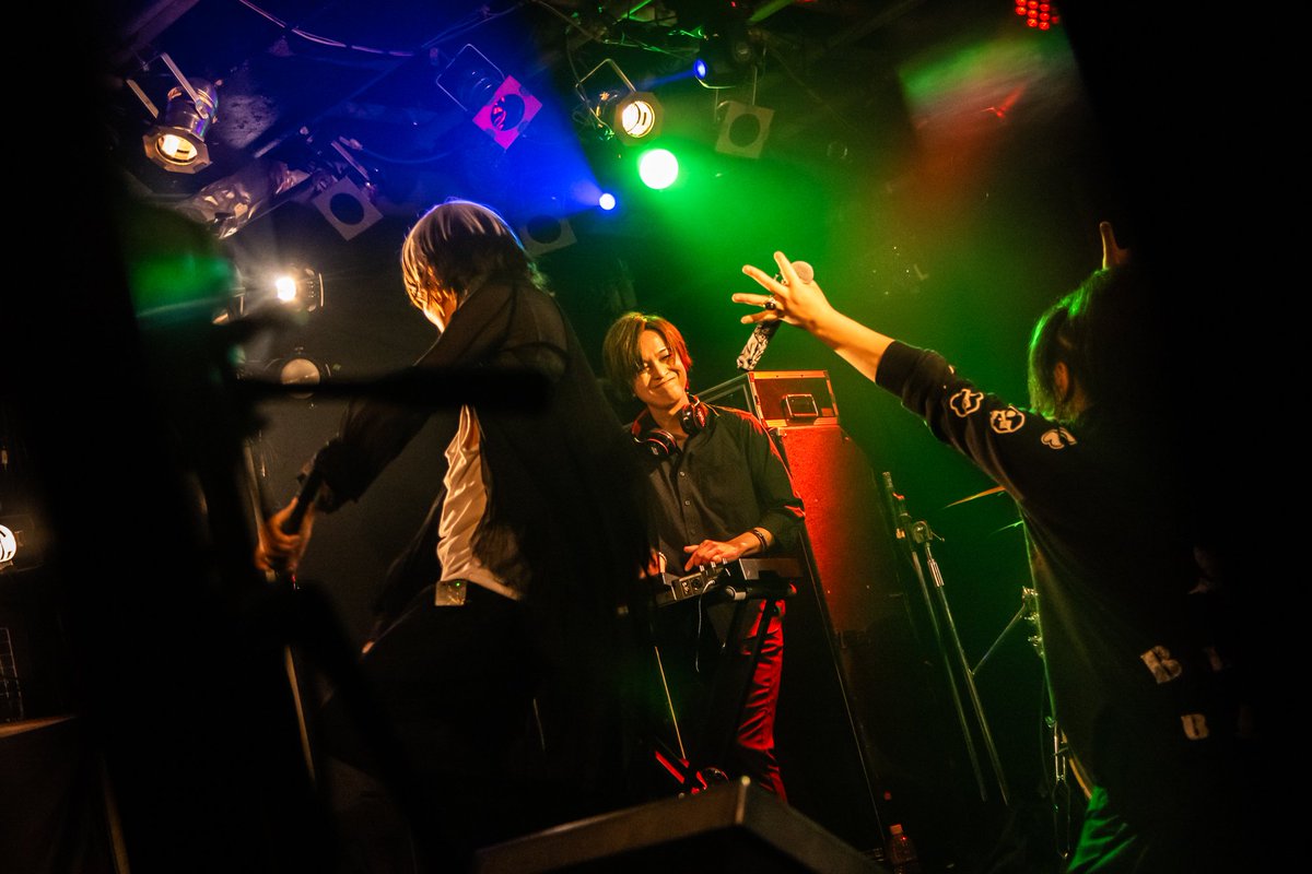 012_RJ's tweet photo. 【LIVEフォト】
 
Otayan vs MiYA

''友達とステージに上がっている高揚感''を味あわせてくれる
いつもありがとう

📸@sai_llium 
#RAGINGPARTY https://t.co/eLIPZ2CzmF