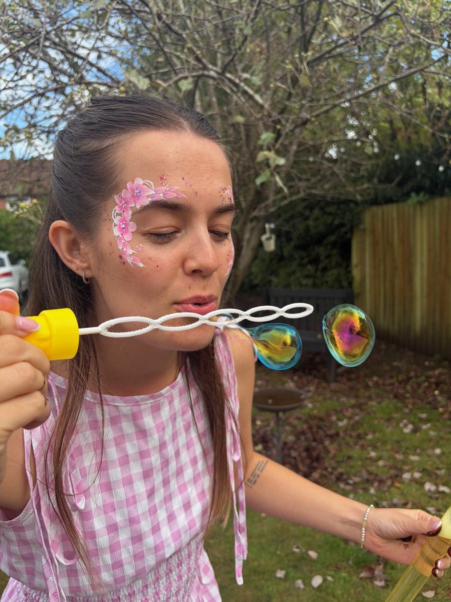 BCWomensAid's tweet photo. Creating space for connection, laughter and community💜

During the school holidays, residents at our Modern Slavery Support Refuge came together for games, food, music and dancing.

Sometimes the best days aren't about the weather, but the memories made together. https://t.co/CxSOZyTuGo