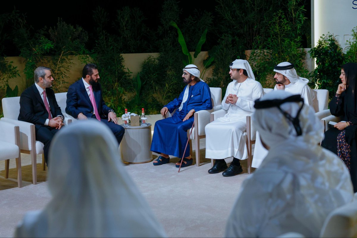 HHShkMohd's tweet photo. أثناء استقبال أخي الرئيس أحمد الشرع ضيف قمة الإعلام العربي في دبي .. 

علاقاتنا مع سوريا علاقات محبة وصداقة وأخوّة وتقدير .. 

نفرح بعودة سوريا لطريق التنمية .. ونتفاءل بعودة سوريا الحضارة لمكانتها العالمية التي تستحقها .. ونتفاءل بعلاقات أخوية عميقة بين الشعبين الصديقين https://t.co/jYkAUaX2Yn