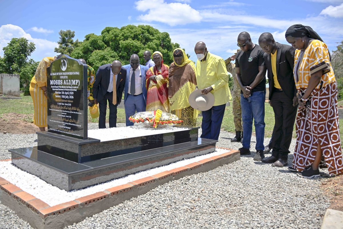 StateHouseUg's tweet photo. President @KagutaMuseveni paid tribute to the late Rt. Hon. Gen. Moses Ali in Adjumani today, laying a wreath and meeting with his family to offer condolences. 

Gen. Moses Ali led a long, distinguished life of service to Uganda in both military and public roles. 

May his soul rest in peace.