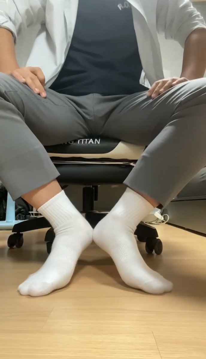 ooqpq2's tweet photo. 발영상팝니다 https://t.co/mb8uPXS6jb