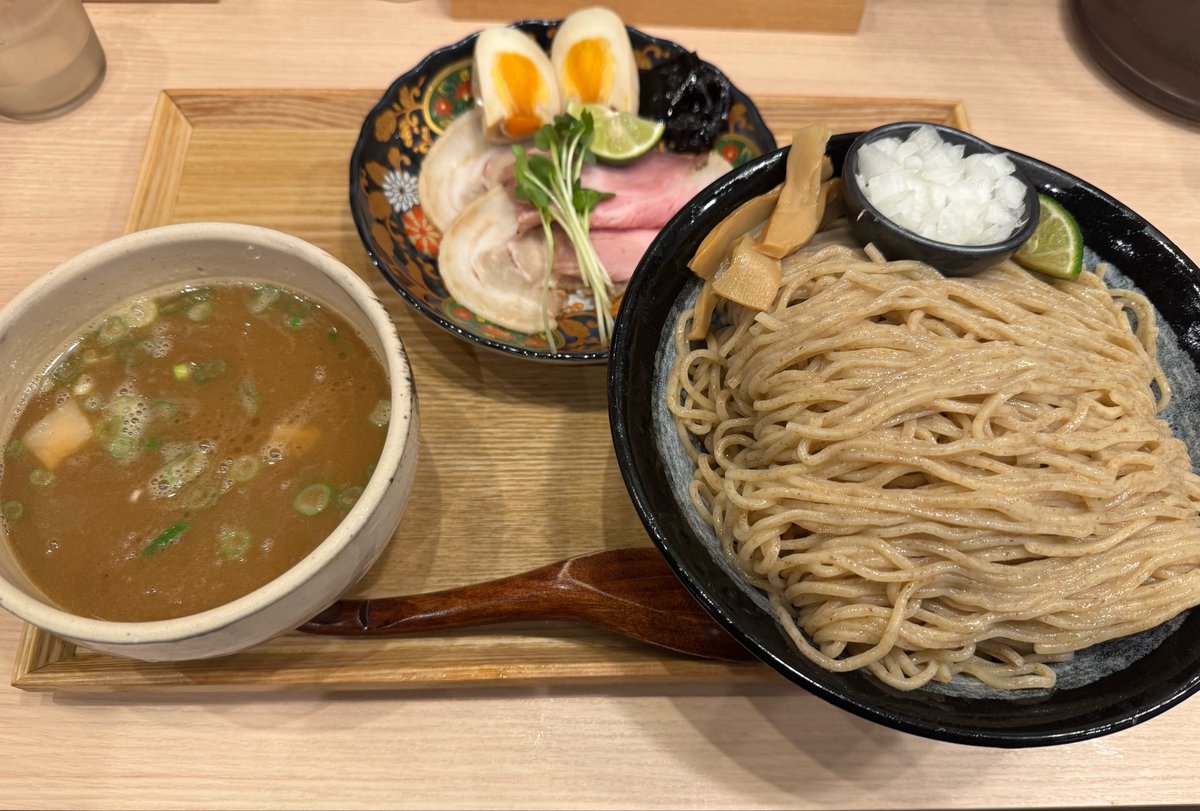 9Xoi79's tweet photo. 麺匠たか松Bivi二条店
特製つけ麺特盛

全粒粉の細麺、美味かった！
味が濃くない、丁度よい
また来よう https://t.co/adUITFL7OW