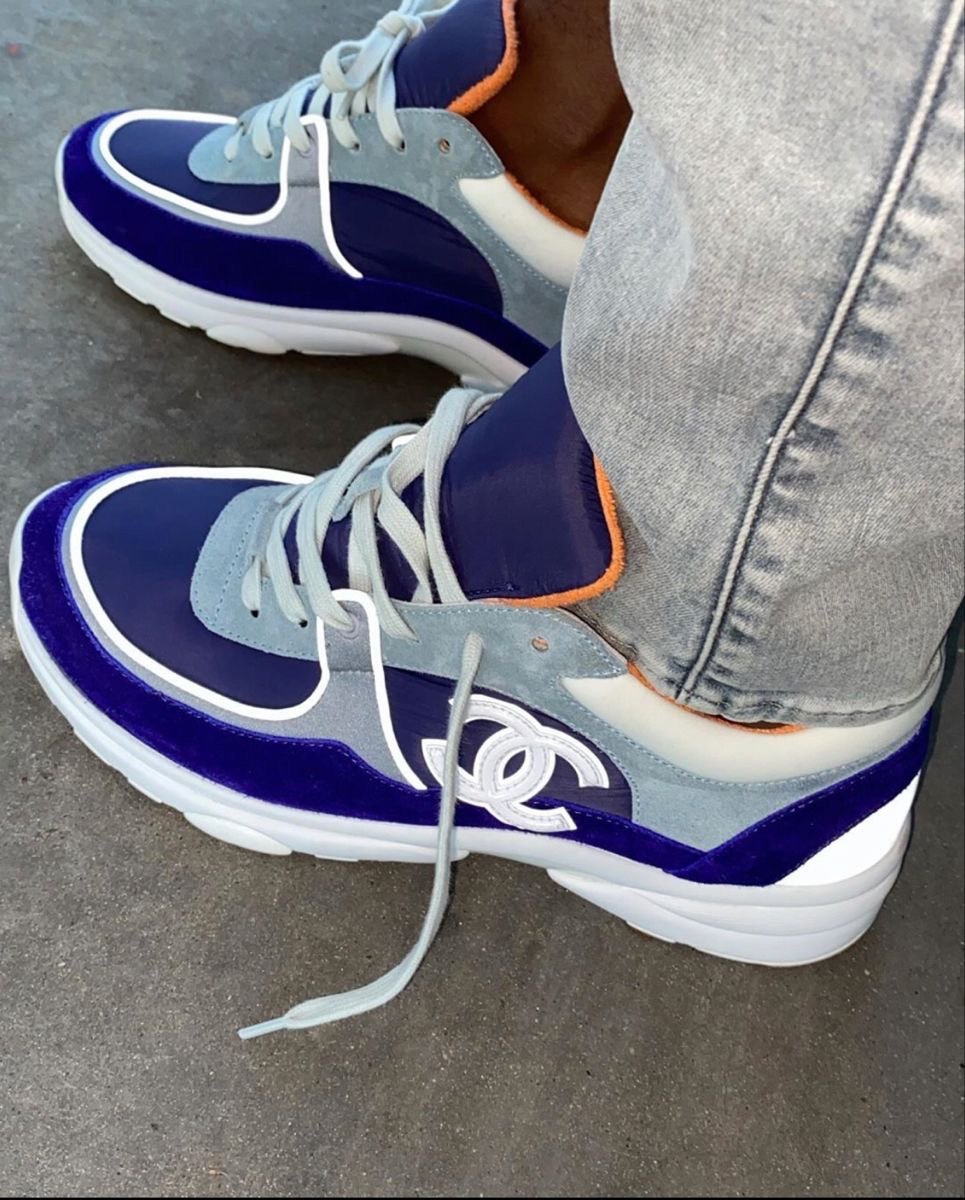 galactamelanin's tweet photo. blue chanel runners 💙👟 https://t.co/mQy9TXUSJc