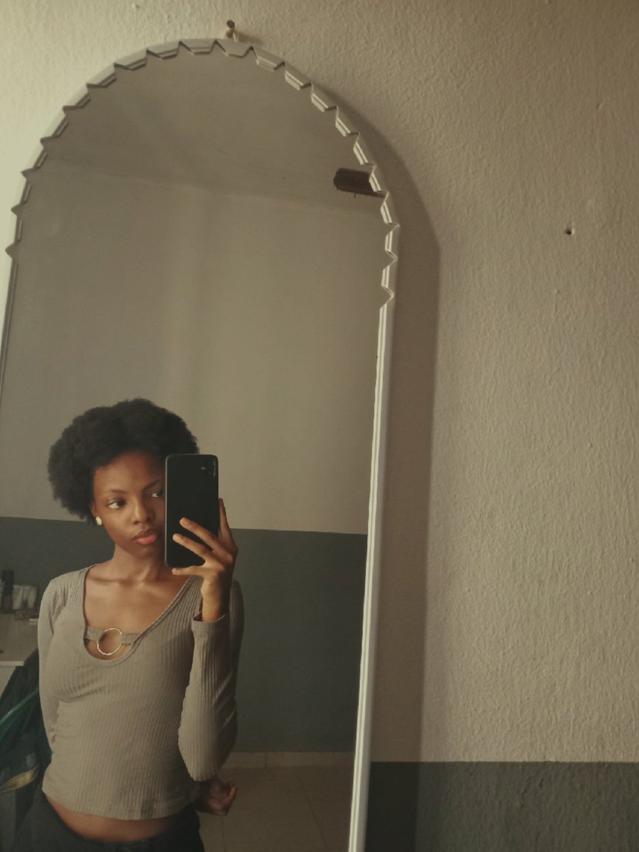 softangrygirl's tweet photo. Today is World Afro Day. I love love my hair so muchhhh🥹🤍 https://t.co/iHvDqR3nzh