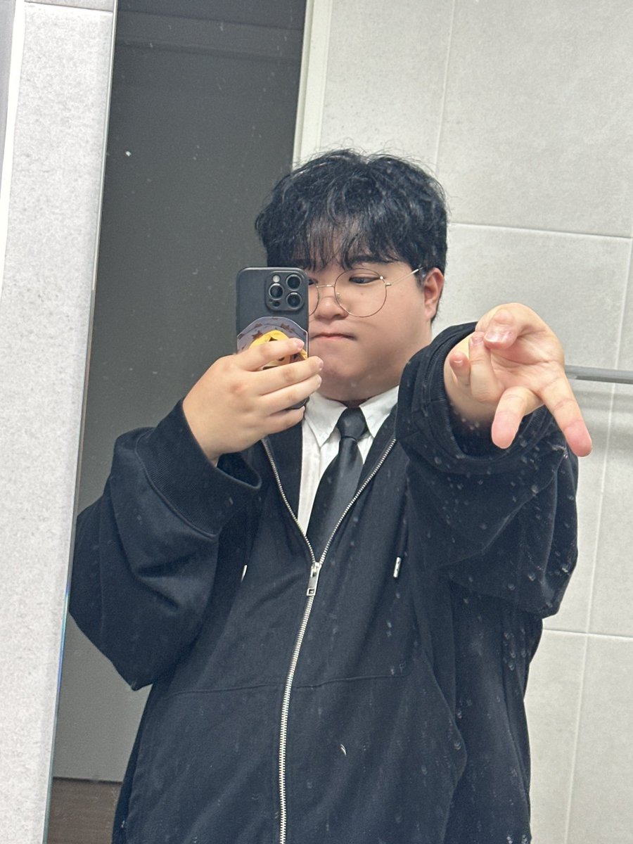Sal_byeolz's tweet photo. #트친소 🏳️‍🌈

🫶 예뻐야 할 나이 스물다섯 (02)
✌️ E, I 반반 나오는 STJ
🎓 곧 졸업하는 대학생
🙏 레전드 소심이
🎵 코노 피시방 죽돌이
👀 아가리 다이어트ing https://t.co/ikI0w9rmzk