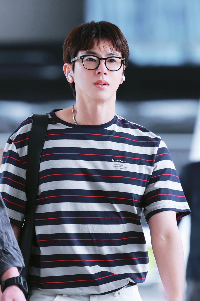 YUNJAELOVEBAR's tweet photo. 260913 ICN🛬

条纹BOY

#유노윤호 #U_Know #윤호 #정윤호 #yunho #郑允浩 #ユンホ https://t.co/Yt3UdFYmwm