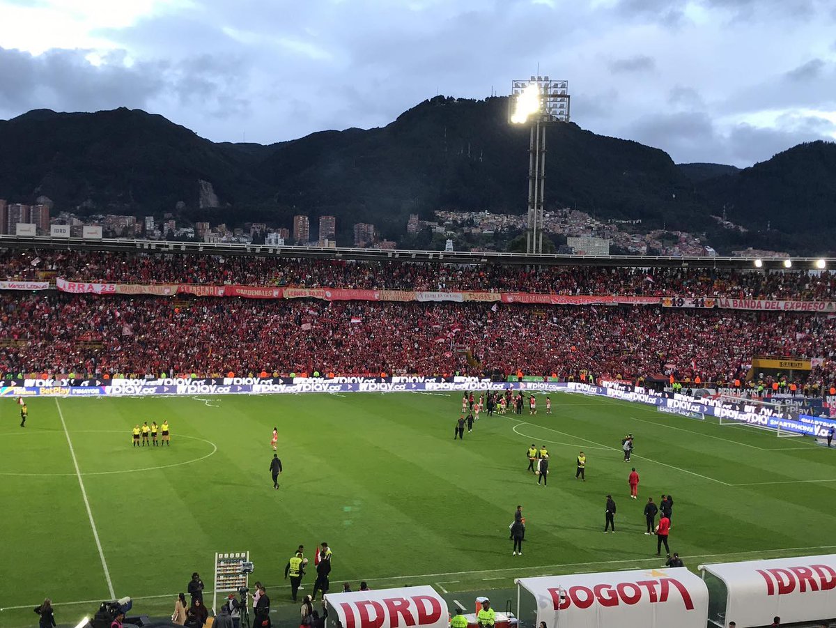 LucileHaggen's tweet photo. A truly worthy Women’s League. The stadium was packed, the football was good, and it was a family event with many children in attendance. It’s beautiful to see them receive support. https://t.co/qFE9yW7Pc3