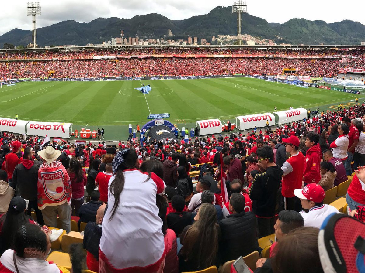 LucileHaggen's tweet photo. A truly worthy Women’s League. The stadium was packed, the football was good, and it was a family event with many children in attendance. It’s beautiful to see them receive support. https://t.co/qFE9yW7Pc3