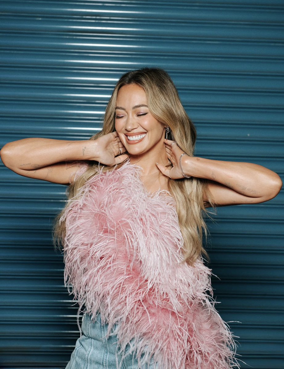 hilaryfeeds's tweet photo. hilary duff, the girl of your dreams https://t.co/Y4ps1zAdlZ