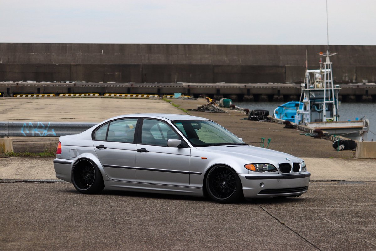 DeepJapan0221's tweet photo. シルバーセダンMTのBMW。軽快なハンドリングとマニュアルの操作感が気持ちよくてお気に入り✌️ https://t.co/bNQ0YU0bY8