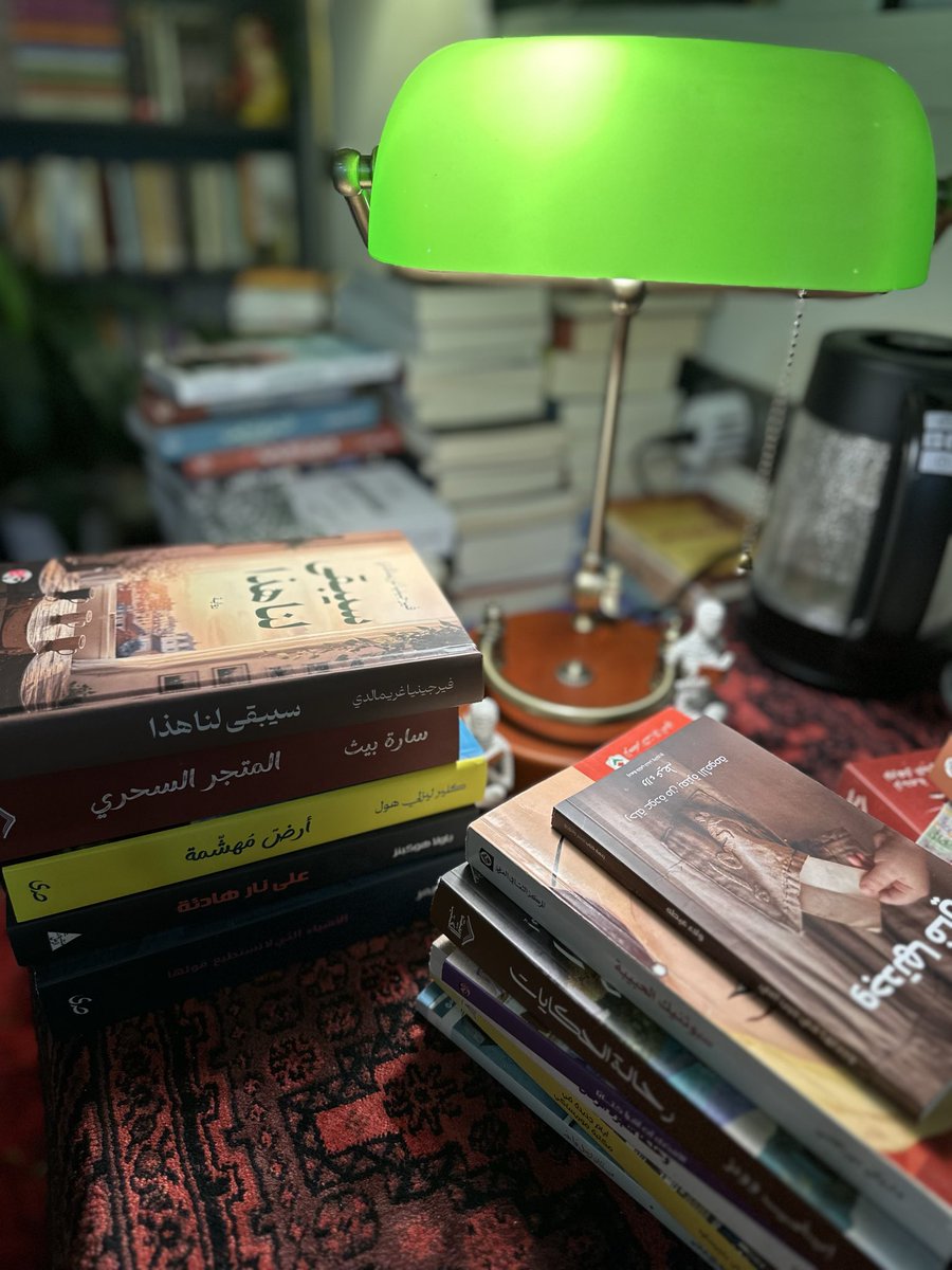 MaymonahSq86's tweet photo. وصلت اليوم دفعة جديدة من الاحتمالات؛
أفكار ستتسلل بهدوء، أسئلة ستربك يقيني، وحكايات قد تغيّر مزاج أسبوعٍ كامل.

أما الرفوف، فستتدبر أمرها كعادتها. 📚 https://t.co/aBk22svhLE