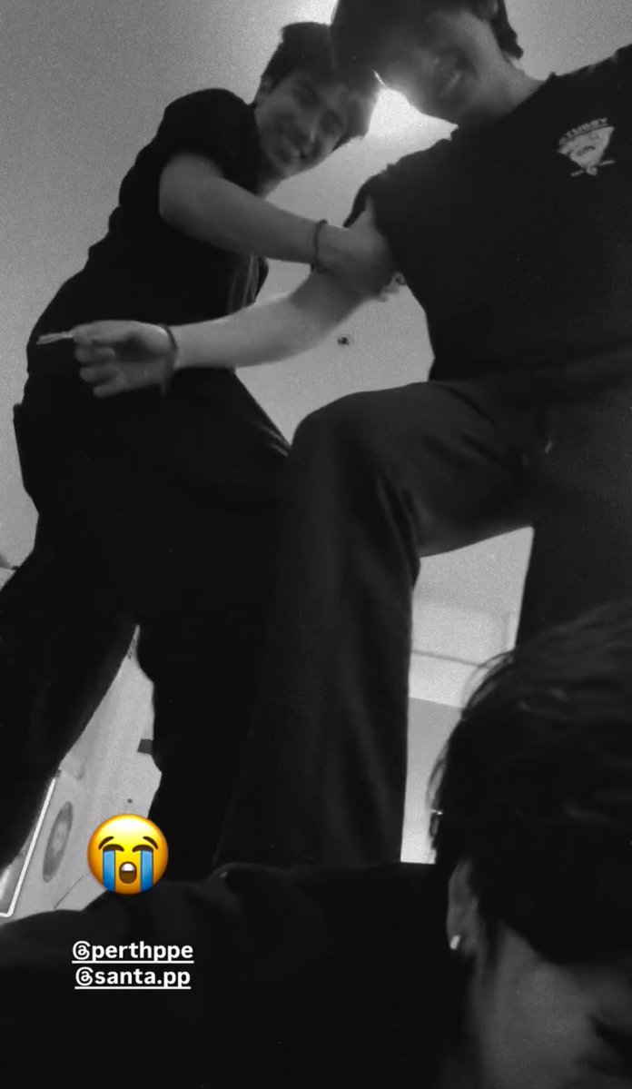 babytatajiw's tweet photo. ลำบากกัน 2 คนไม่พอ พากันไปลำบากคนอื่นอีก🏄‍♂️555555555555555555555555 https://t.co/IqneHSg2a4