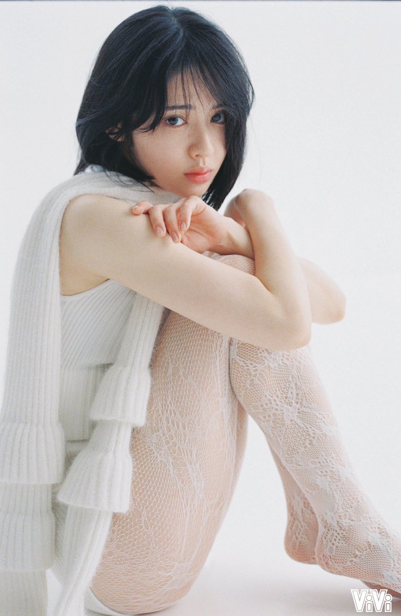 vivi_magazine's tweet photo. すみません 大人化して色気出ちゃってるかも…

デジタル限定の未公開カットは
深呼吸して 心の準備してからの
閲覧を推奨します

それではこちらからどうぞ！
https://t.co/KxpIe9JS0P

#鎮西寿々歌 https://t.co/FfPAN3jZ7M