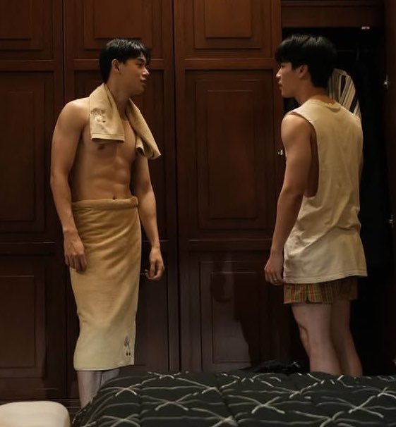 skymlln11's tweet photo. สารภาพมาว่าพี่วอร์ยืนบนเบาะ 555555555555555555555555555555555555555555555555555555555555555555555555555555555555555 https://t.co/AFlr2mCPMJ