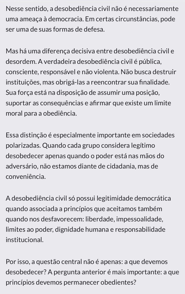 Fa1ryNight's tweet photo. “Nesse sentido, a desobediência civil não é necessariamente uma ameaça à democracia. 

Em certas circunstâncias, pode ser uma de suas formas de defesa.”