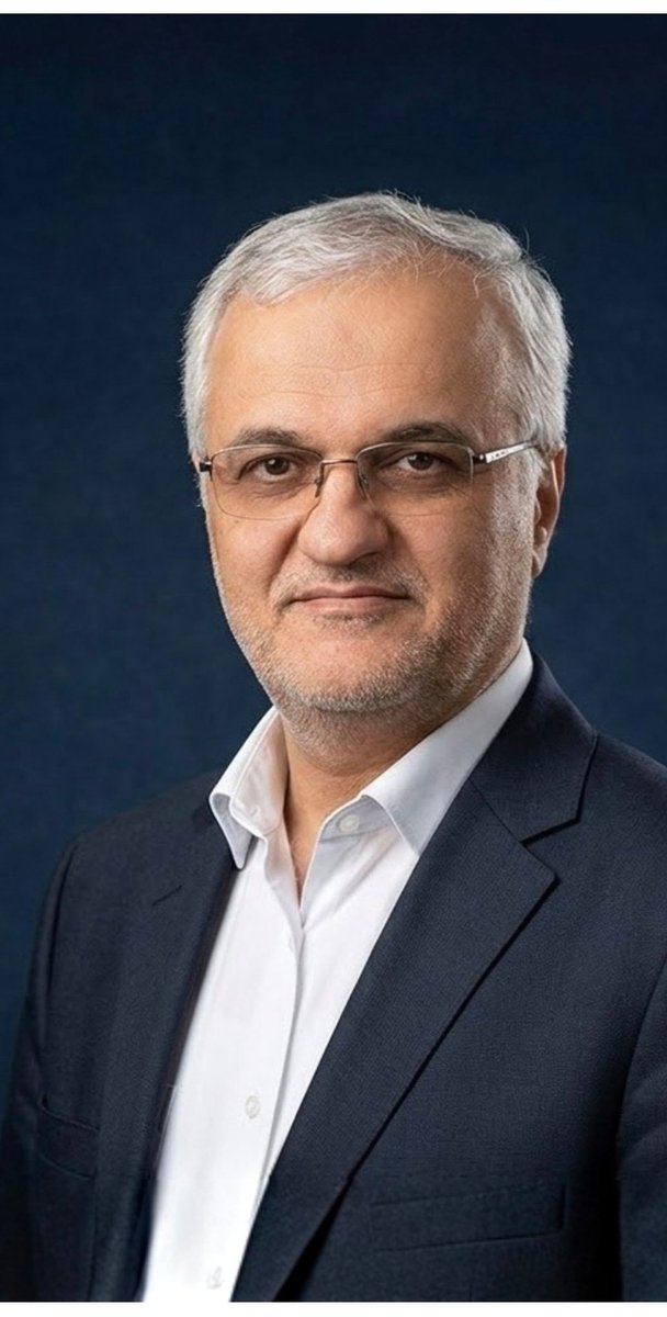 NajmehJamshidi's tweet photo. مسعود جمشیدی، ۱۲ سال مدیرعامل پروژه پتروشیمی هنگام بود که با فشار دستگاه‌های نظارتی به‌دلیل سومدیریت عزل شد. حالا محمد شریعتمداری،  با چه توجیهی در دقیقه ۹۰ پروژه پتروشیمی الماس را به جمشیدی سپرده است؟ و نقش شرکت پیدک در این انتصاب چه بوده است؟ https://t.co/Wkg7j2QepJ