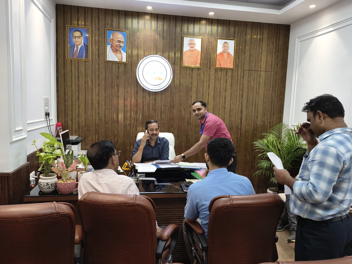 shiba8477's tweet photo. 📢 लोटस मेंटिनेंस मामले में CM Yogi, UPPCL और DM गाजियाबाद से सख्त कार्रवाई की मांग!
आज GDA में OSD राजीव रतन सिंह (PCS) जी से मुलाकात के बाद अब @myयोगीआदित्यनाथ, @UPPCLHQ और @DM_Ghaziabad से अपील है कि लोटस में जारी अनधिकृत गतिविधियों और मनमाने चार्जों पर तुरंत लगाम लगाई जाए।
निवासियों को जल्द न्याय मिले! ✊
#GDA #Ghaziabad #LotusRelief #UPPCL #CMYogi #DMGhaziabad #JusticeForResidents