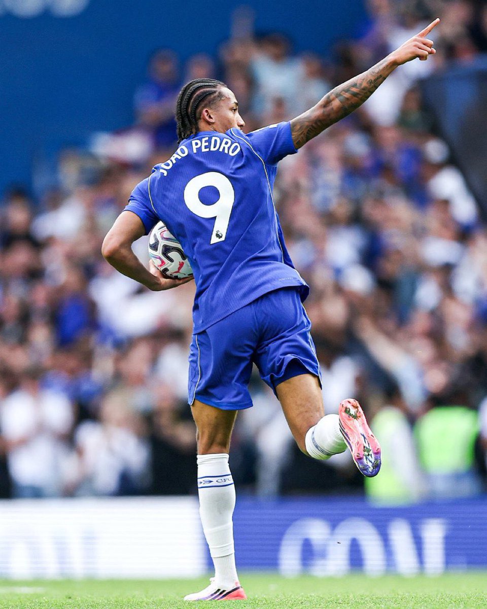 CFCMods's tweet photo. Don’t think you all understand we finally have a beast striker for the first time since Diego Costa. 

No one expected him to be THIS amazing, golden boot next. https://t.co/7kCRY2AJ3a