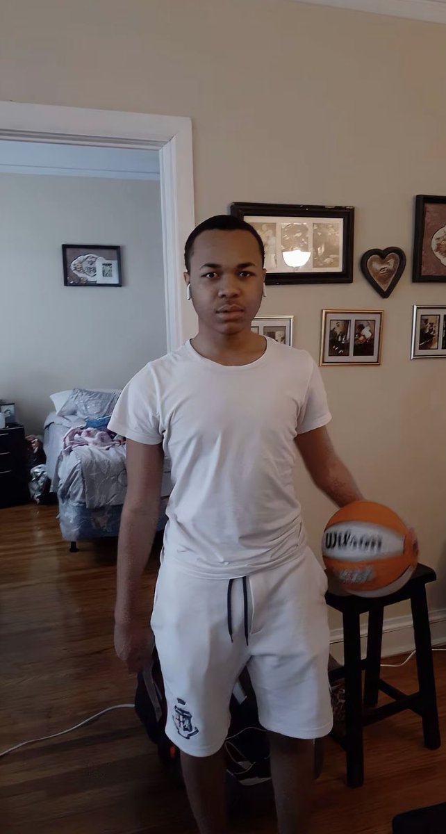JMoment2054's tweet photo. Feel like bro was a good kid, just got ard the wrong people 🥺😭💔 https://t.co/kjyYdMDFbl