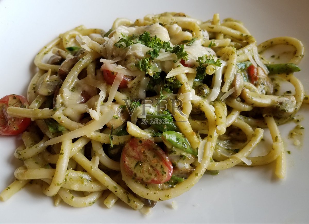 HermaMcminva's tweet photo. Got cozy with a quick veggie pasta bowl tonight—creamy, fresh, and total weeknight comfort food! https://t.co/ZgSDZKK4U3