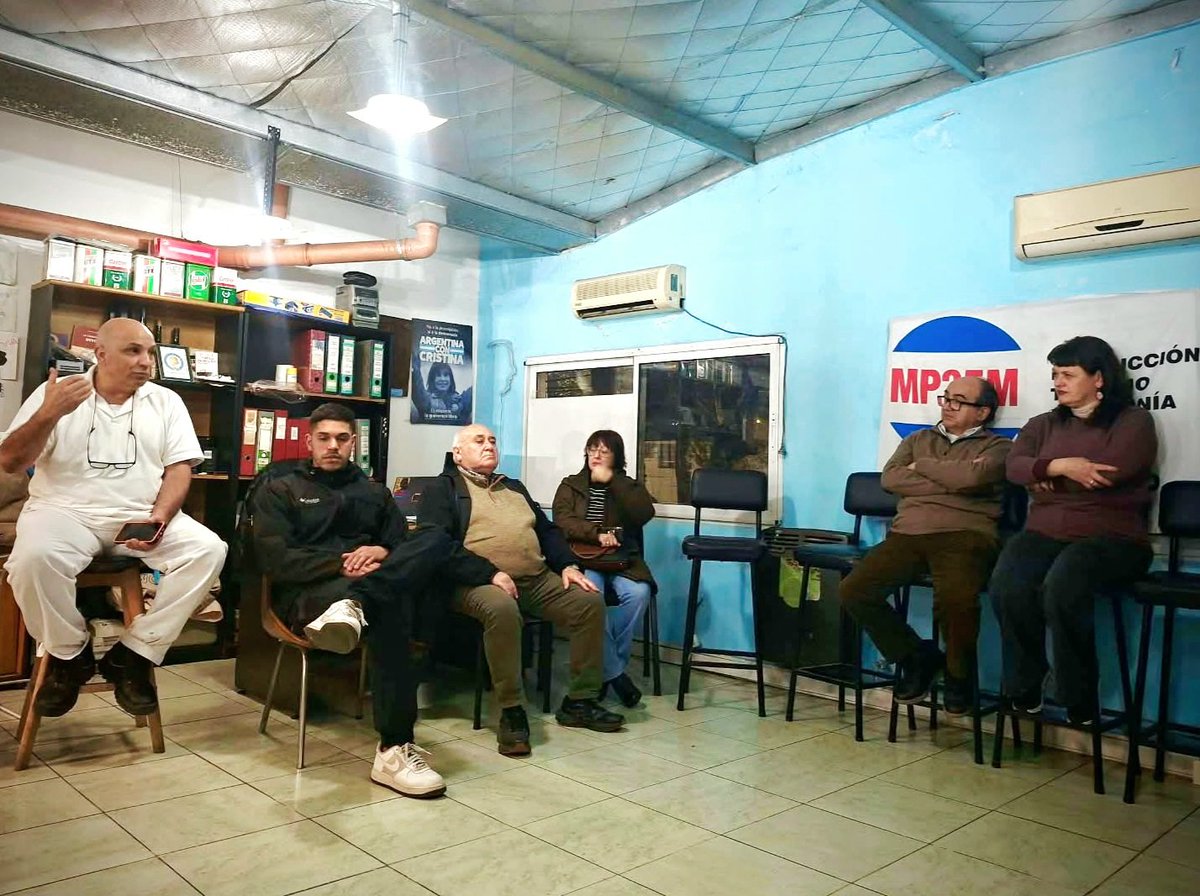 lorenaa_crespo's tweet photo. En la Cooperativa Argentina "7 de mayo" participamos junto a la Cuadrilla de Perón de la reunión con el Movimiento Productivo "25 de mayo". 

La generación de empleo debe ser central para sacar a  nuestra Argentina adelante, con el fortalecimiento de pymes y cooperativas. https://t.co/C5gadDbWRU