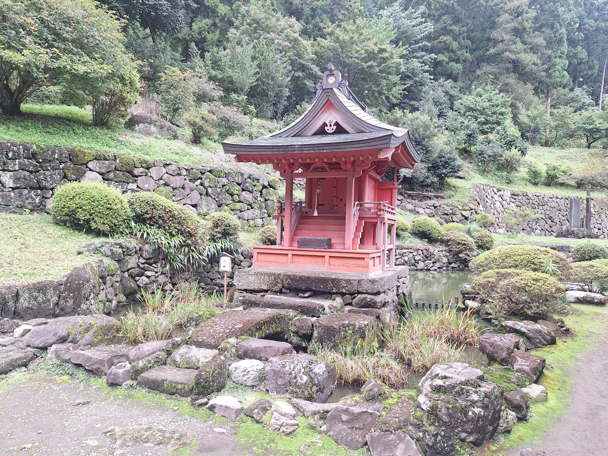 hide08277197's tweet photo. 妙義神社

妙義山の麓にある天空の神社
妙義って聞いたら引退したお相撲取りの妙義龍を思い出します
このあたりの出身なのかな？ https://t.co/bVhehucnfE
