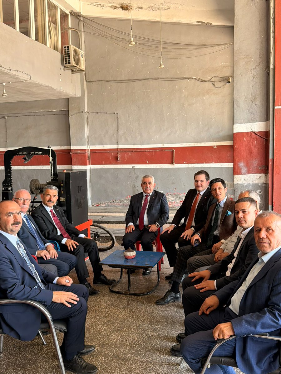 SirnakValiligi's tweet photo. Valimiz Birol Ekici, Ahilik Haftası kapsamında İlimiz Küçük Sanayi Sitesindeki esnaflarımızı ziyaret ederek, Ahilik Haftası'nı kutladı. https://t.co/TT78pUMOTY