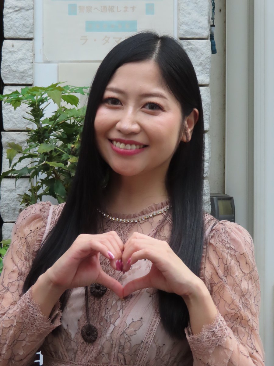 Gn43Hisa's tweet photo. 練馬区成増のレストラン「ラ・タマエ」さん で開催された #門松みゆき さんの #酒ほろほろ キャンペーンライブ🎶。

ライブ🎶が終わったあとお店の��で🥰 https://t.co/0bAVAz7to0