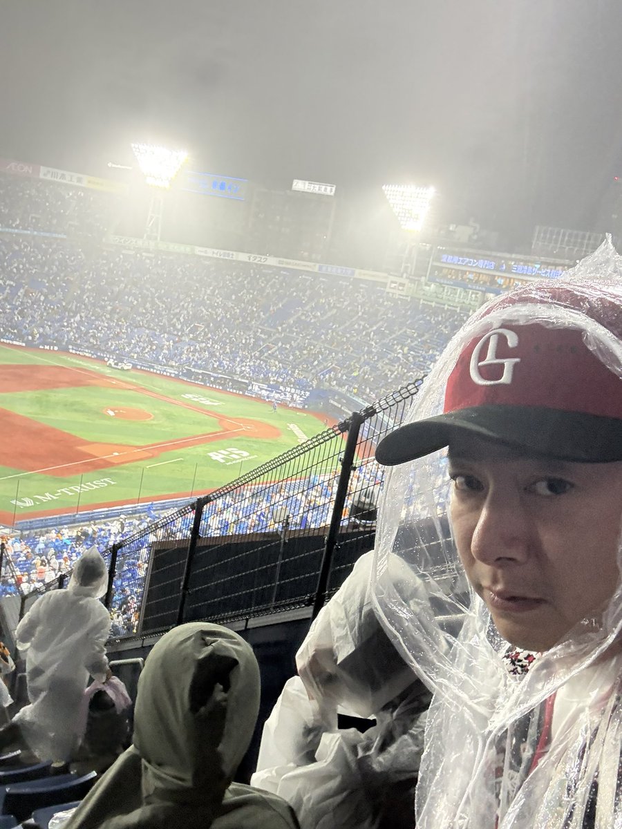 oohara_y's tweet photo. 雨降ってきた https://t.co/aVa8X53B1S