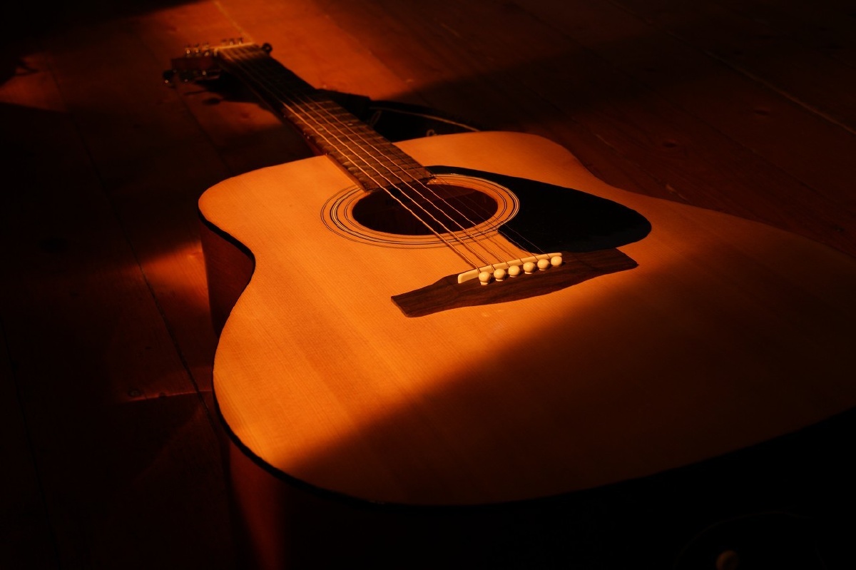 AndreaMordxcp9's tweet photo. [Losing myself in this raw acoustic melody—nothing hits like a live guitar track that feels like it’s playing just for you ] https://t.co/1Q6RIcj6fF