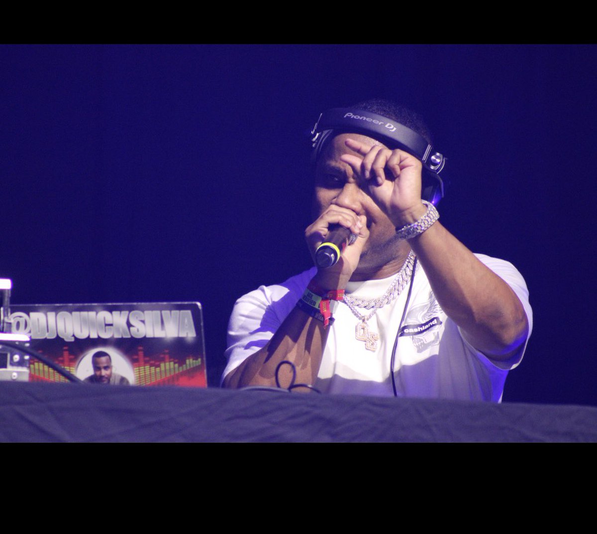DJQUICKSILVA's tweet photo. Consistency is the Key to achieving High Levels of Success #InRealLife π― Lights,Camera,ActionβΌοΈ
#QuickSilvaIsHere #ThePartyKingpin #QuickSilvaShow #QuickSilva https://t.co/1iMu4mRhI0