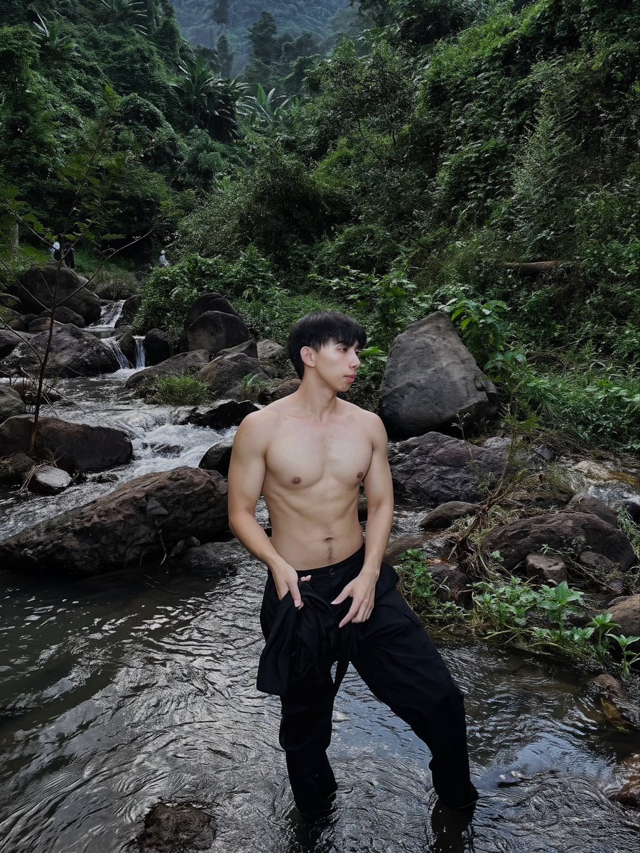 B5232844040461B's tweet photo. ยัง!ไม่ออกจากป่า https://t.co/ug1r7tiUoR