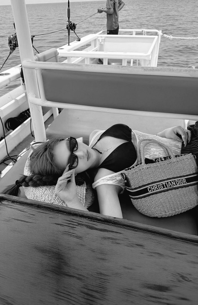 Dinoblinksss's tweet photo. 🖤💕⛵... https://t.co/rUY4jKtaWz