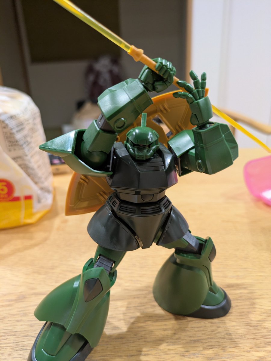 o_xws's tweet photo. #ガンプラ
 #HGゲルググ(ユニコーンver)
何故だろうゲルググの方が先なのに両刃だとジャスティスみたいなポーズをとらせたくなるのはw https://t.co/WOayOJukWy