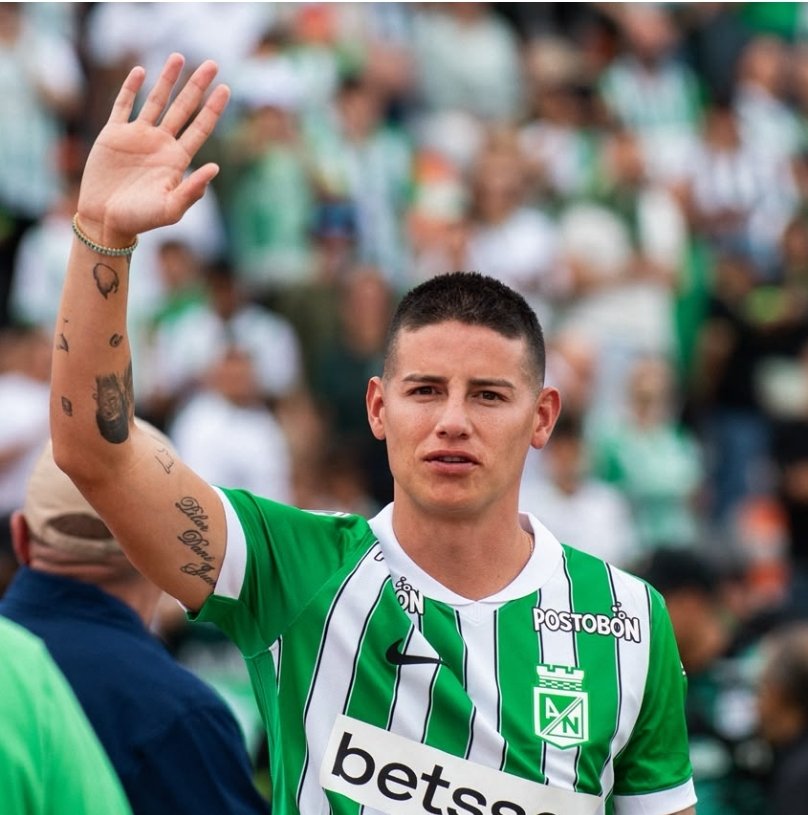 100_empirico's tweet photo. INCONFORMISMO!! 
Que triste ver cómo un sector del país crítica que @jamesdrodriguez escogería juegos o quizás ciudades ( estadios), ahora que se decide que viaje a #bogota con @nacionaloficial para debutar contra @InterBogOficial , dicen que no es el escenario . https://t.co/99mU9IeJE7
