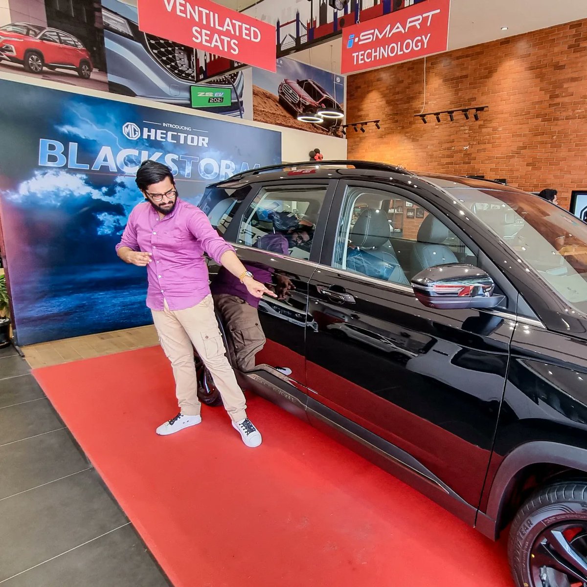 heathking34341's tweet photo. MG HECTOR BLACKSTORM || FULL REVIEW ON MY YOUTUBE CHANNEL PARUGAA... ! ! https://t.co/98UubWJHud
