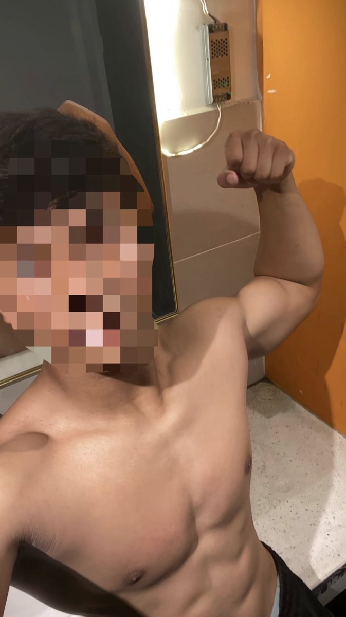 yourmasarf's tweet photo. nenen gak dek? 
lama gak upload video yaa.

mau upload video yg apa nih? https://t.co/9kgg8quE1e