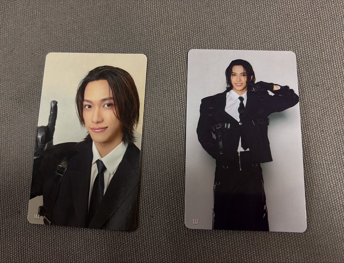 torisan_868's tweet photo. ほんっっとうにお譲り先が見つからなく、空席を作りたくない為、席代だけいただければ良いので画像の缶バッジ1つ（好きな物）or画像のトレカ1~3枚（好きな物）プレゼントします！

画像にリプに続きます！

#INI求 #INI譲 https://t.co/tkmmvKL30a