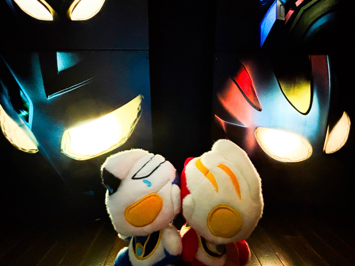 gaia1204's tweet photo. 横浜をむちゃくちゃ楽しんでる我が家のふわTDGA
#ウルトラマン60周年展 
#M78ふわふわが集まるタグ 
#ウルトラマンガイア
#ウルトラマンアグル 
 #ウルトラマンダイナ
 #ウルトラマンティガ https://t.co/cUv3OczaAw