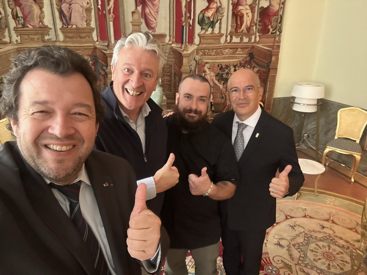 ggomez_chef's tweet photo. Un passage amical pour saluer les équipes de l’ambassade de France en Suède. Nos chefs des cuisines de la République font rayonner notre gastronomie. https://t.co/bPileedhYi