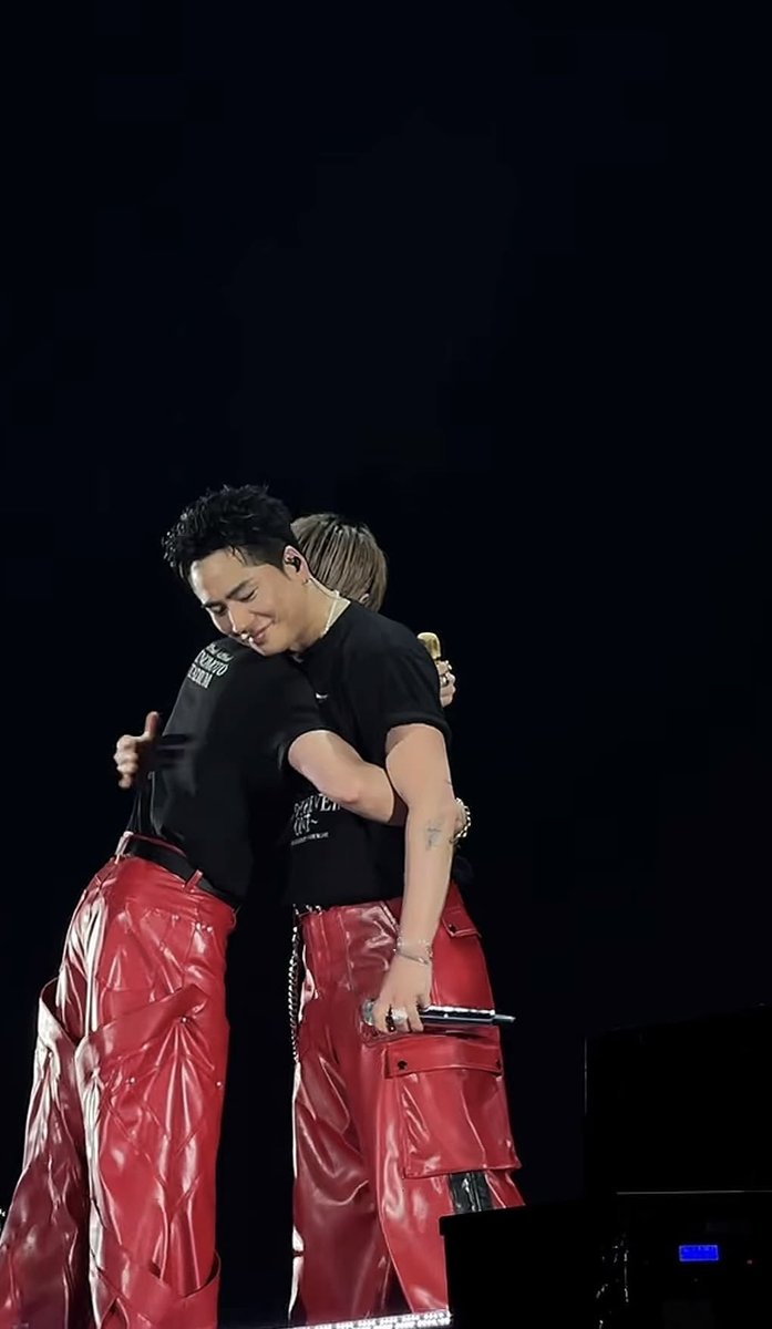 Ryu0902Meg0210's tweet photo. 臣隆16th Anniversary💙❤
16年一緒に辛い時も💦
大変な時も💦
嬉しい💓&楽しい時も✨、
頑張ってくれてありがとう♡♡
これからも素敵な歌声聴かせてね♪
#今市隆二
#ØMI
#16thAnniversary https://t.co/WLOjksYT51